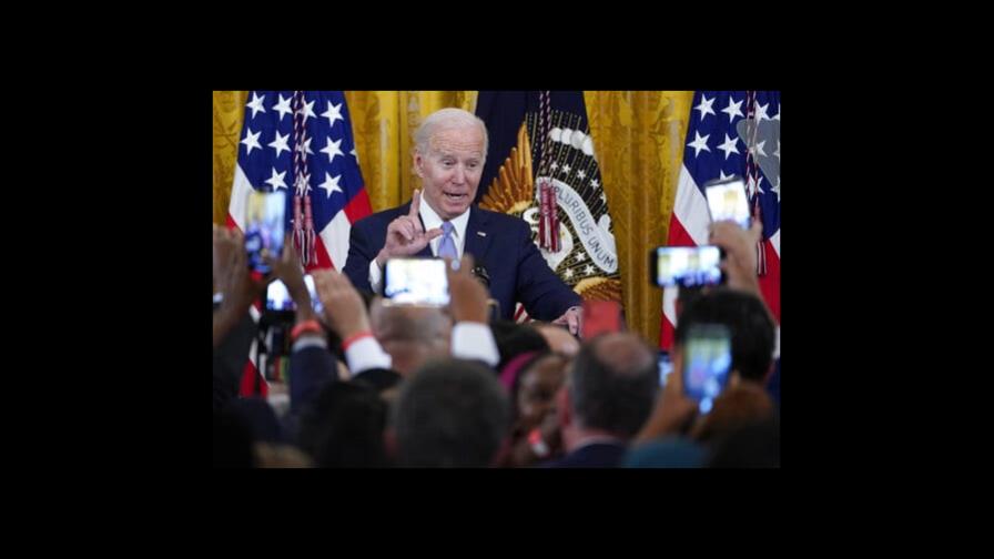 Aprobación hacia Biden cae al nivel más bajo de su mandato