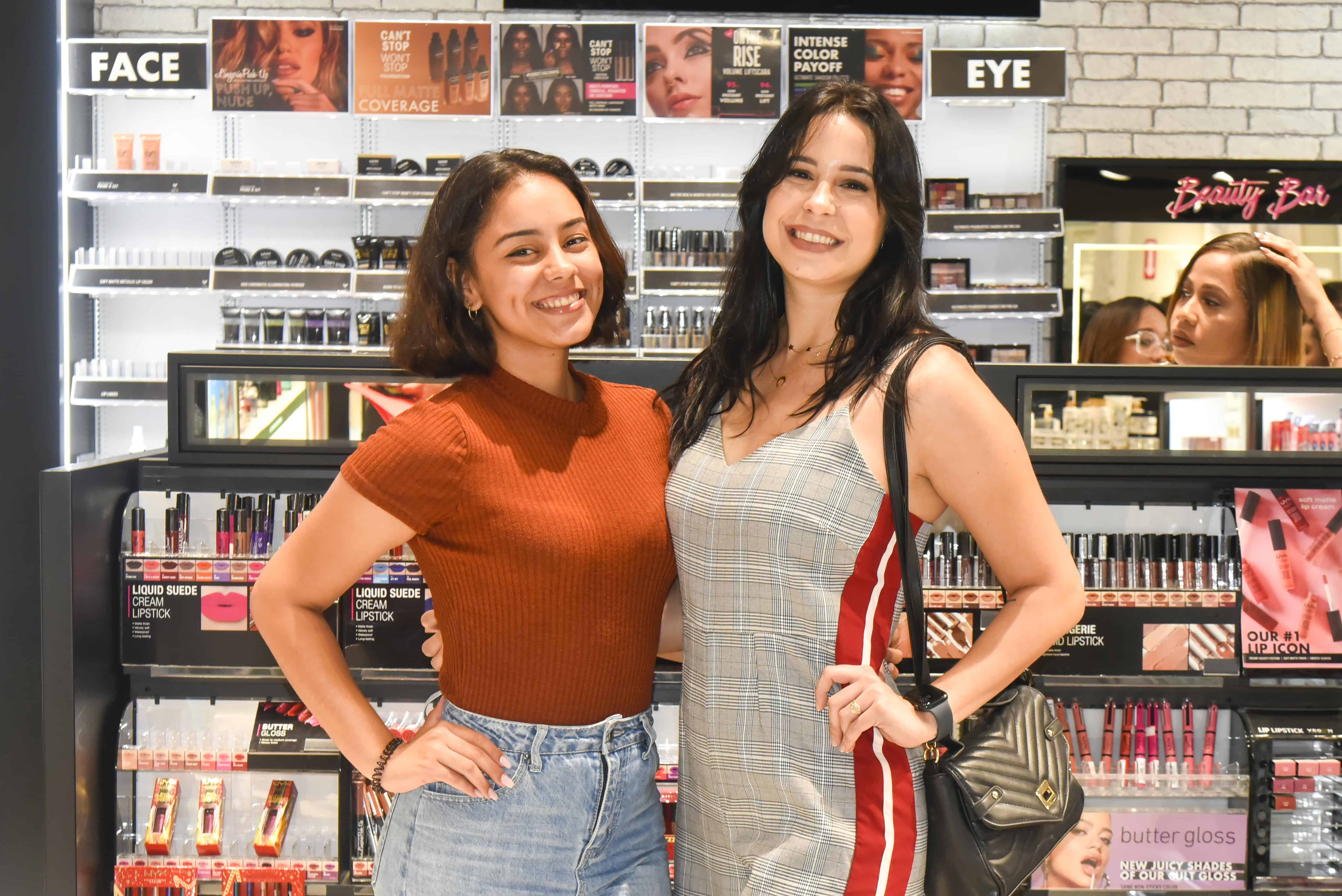 María Vargas y Raigna Vargas. 