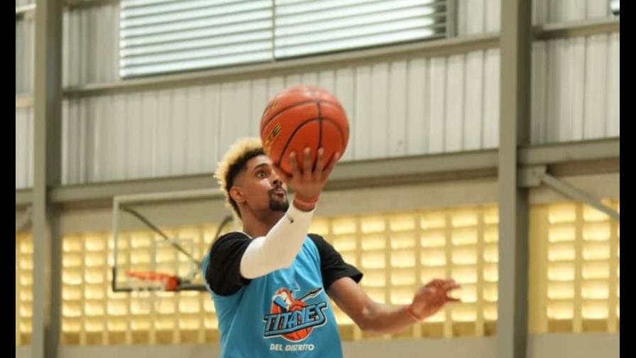 Nehemías Morillo se integra a las prácticas de los Titanes Nehemías Morillo se integra a las prácticas de los Titanes