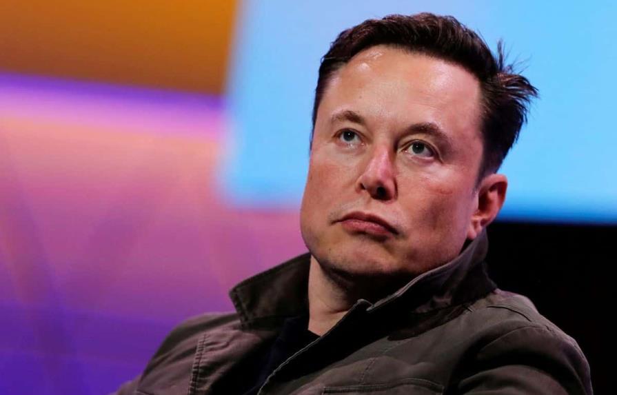 Elon Musk dice a empleados que quiere que Twitter ayude a mejorar la civilización