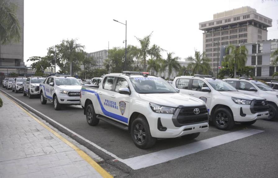 Policía Nacional presenta las primeras 339 unidades equipadas con car kits