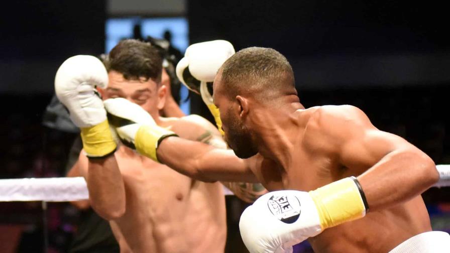 Los boxeadores cubanos arrasan con triunfos en su debut como profesionales