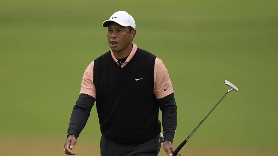 Tiger Woods se desploma en un Campeonato de la PGA pasado por agua