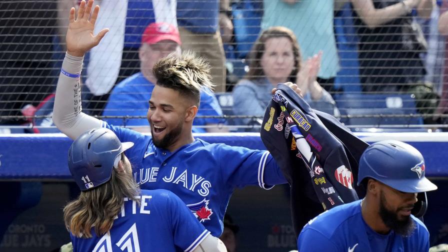 Con dos jonrones de Bichette, Azulejos se imponen a Rojos