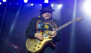 Carlos Santana protagonizará documental sobre su carrera con temas inéditos