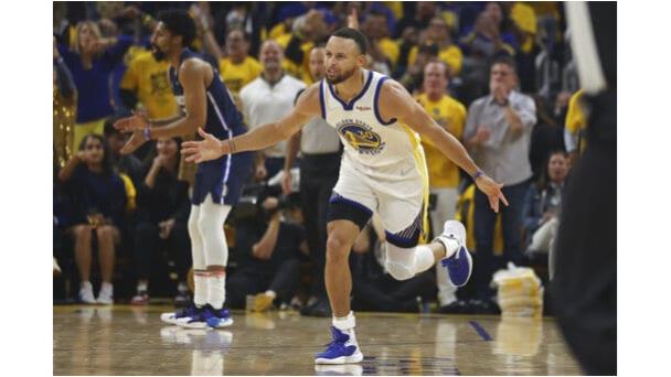 Warriors dan la vuelta a Mavs y toman ventaja 2-0