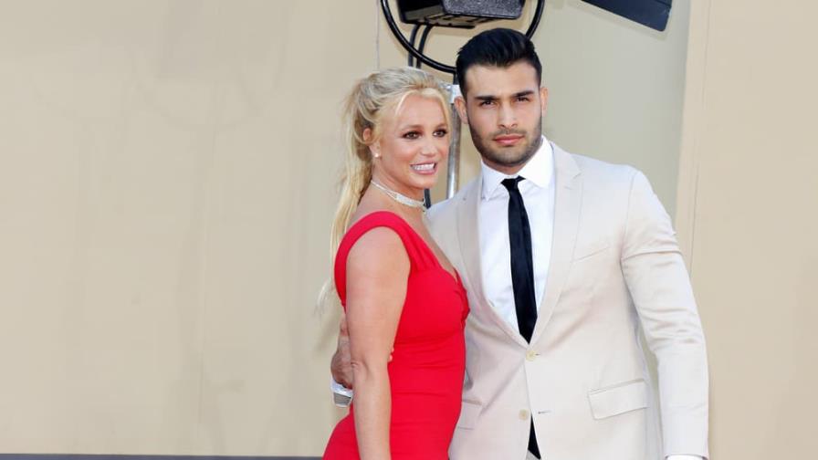 Britney Spears da un vistazo de su vestido de novia