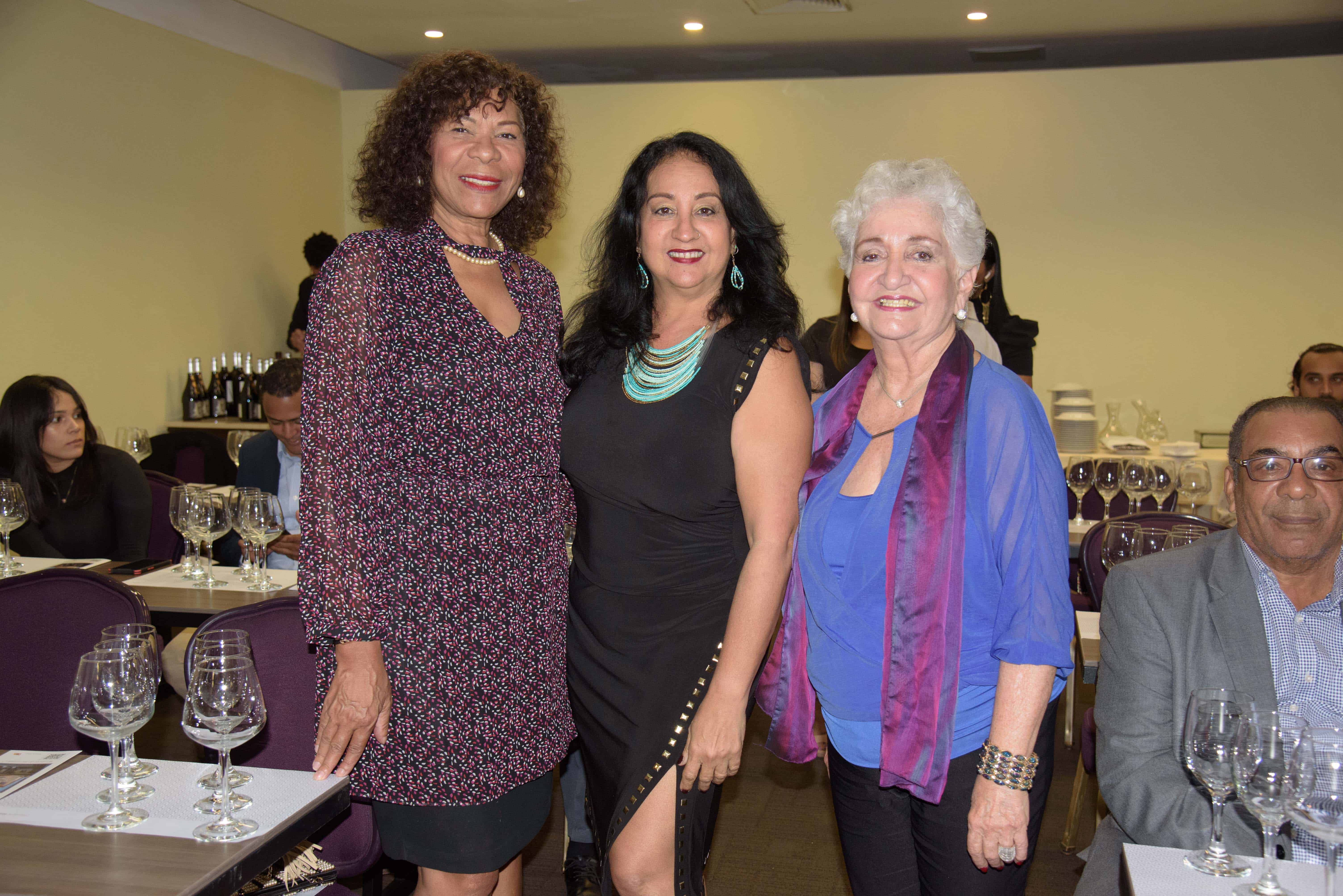 Evelyn Rojas, Janet Germán y Margarita Mendoza.