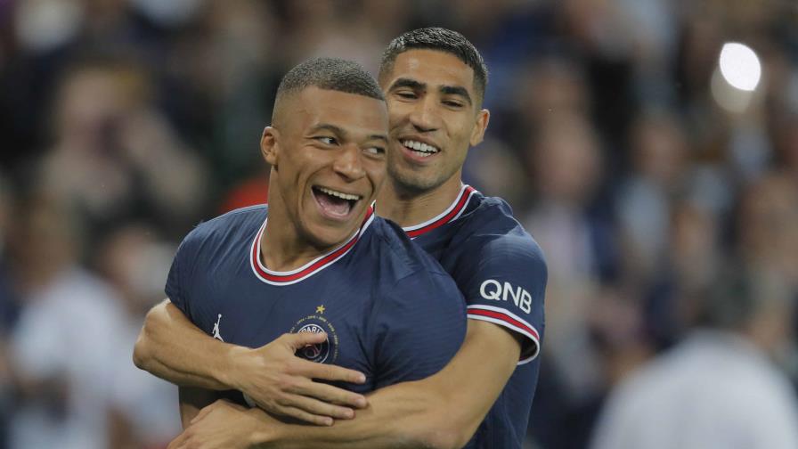 El día de Mbappé: renovó contrato; logró tripleta y finalizó líder de gol