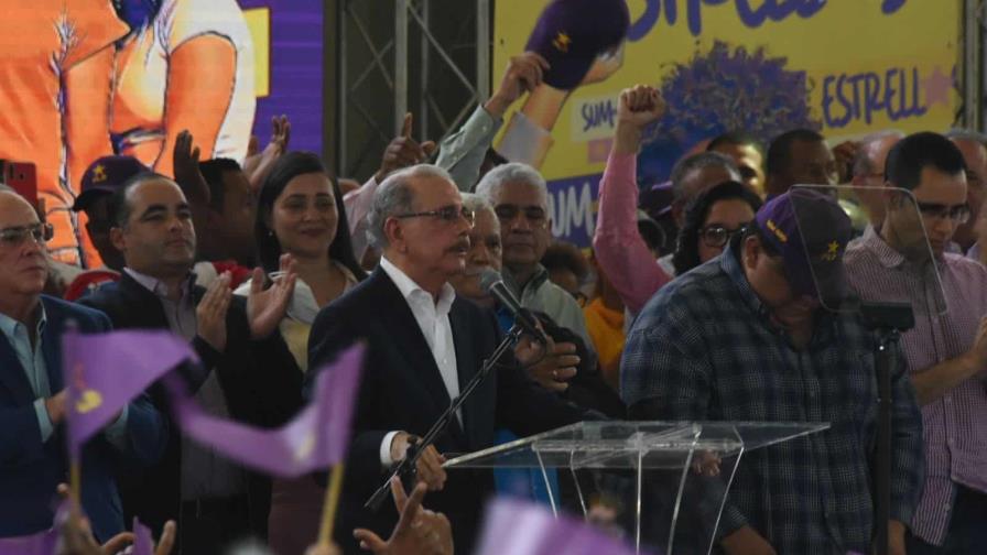 Danilo Medina pide al Gobierno no hacer retroceder al país a 20 años atrás