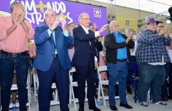 Danilo encabeza juramentación de nuevos miembros del PLD en Azua