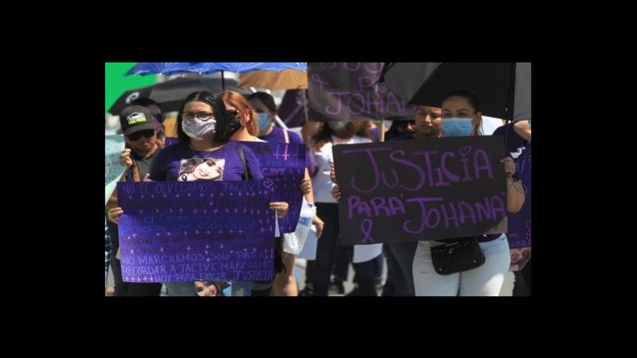 Feministas exigen justicia por asesinato de activista en centro de México