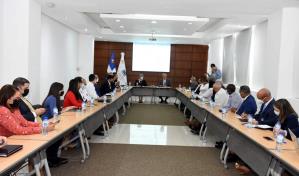 Discusiones sobre reforma al Código de Trabajo van por el contrato laboral; cesantía y licencias aún sin fecha