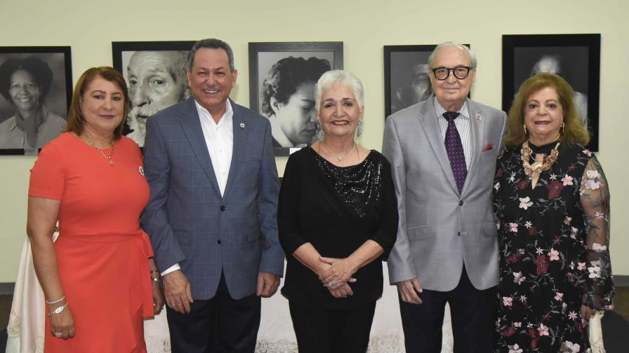 Margarita Mendoza presenta libro La vida, un reto Margarita Mendoza presenta libro La vida, un reto