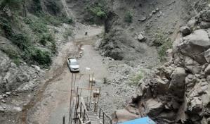 Paralizan construcción de acueducto en salto de Azua