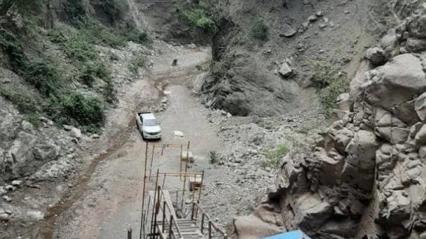Paralizan construcción de acueducto en salto de Azua