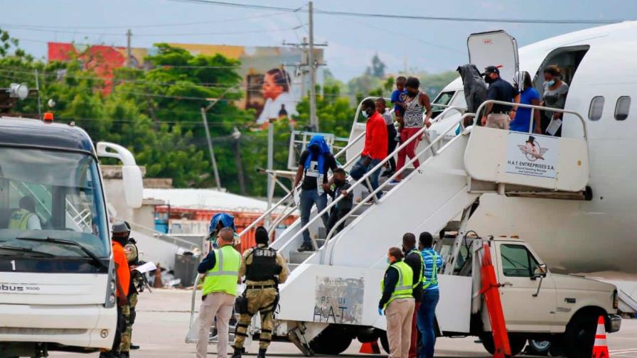 EEUU expulsó a 8,544 haitianos por aire y mar desde enero de 2022