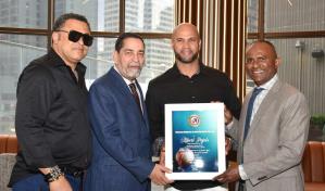 La Fundaci&oacute;n Dominicana de Deportes en NY reconoce la gran trayectoria de Albert Pujols
