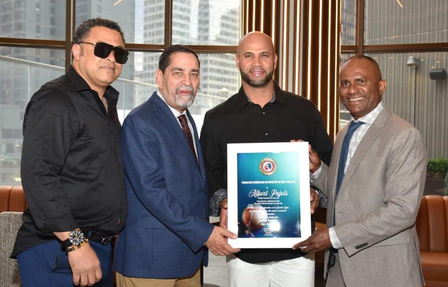 La Fundación Dominicana de Deportes en NY reconoce la gran trayectoria de Albert Pujols