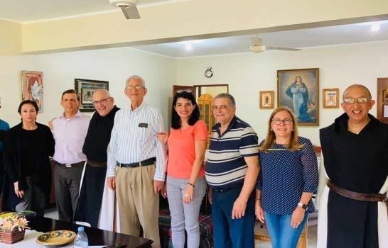 Ateneo Insular celebró un encuentro literario en Jarabacoa
