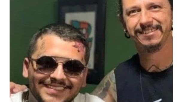 Christian Nodal termina de borrarse todos los tatuajes de Belinda