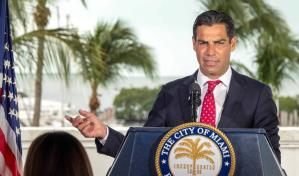 El alcalde de Miami mantiene firme su "confianza" en las criptomonedas
