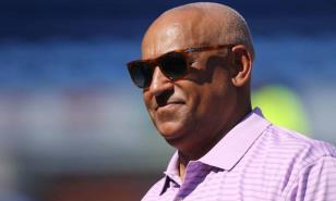 Omar Minaya, el dominicano detrás de los juegos de la MLB en RD previo al Clásico