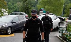 Rusia arresta en ausencia a reportero y bloguera por desacreditar Ejército