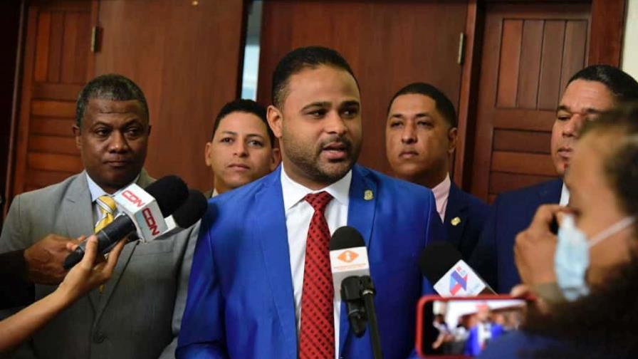 Diputados solicitan al presidente extender el Metro hasta San Cristóbal