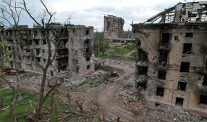 Fuertes bombardeos rusos en Lugansk destruyen escuelas, refinerías y químicas