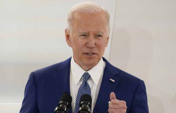 Biden ordena a la policía revisar sus protocolos de uso de la fuerza