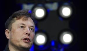 Musk dice disponer de más fondos propios para Twitter y negocia con fundador