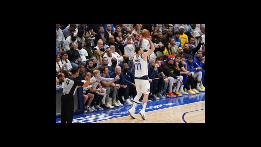 Doncic y Mavs evitan barrida; vencen a Warriors Doncic y Mavs evitan barrida; vencen a Warriors