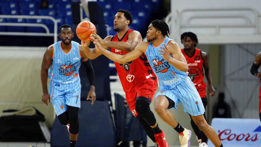 Leones derrotan a Titanes en el inicio de la LNB Leones derrotan a Titanes en el inicio de la LNB