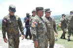 Jefe del Ejército supervisa avance de la verja perimetral en la frontera Jefe del Ejército supervisa avance de la verja perimetral en la frontera