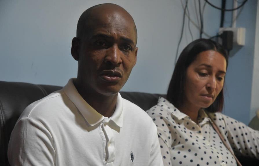 Padres de joven ultimado por un policía en San Cristóbal dicen están viviendo una pesadilla