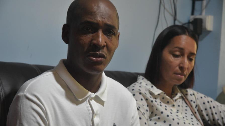 Padres de joven ultimado por un policía en San Cristóbal dicen están viviendo una pesadilla