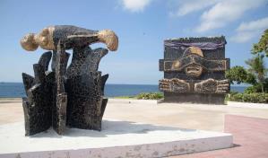 Sigue en deterioro monumento a los héroes del 30 de mayo