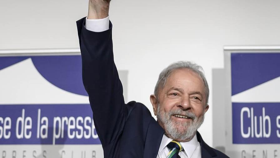 Lula eleva de 17 a 21 puntos su ventaja sobre Bolsonaro en sondeos en Brasil