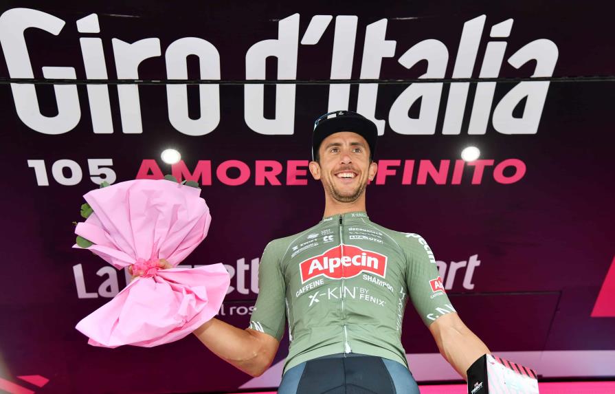 De Bondt gana última etapa plana de Giro; Carapaz aún líder