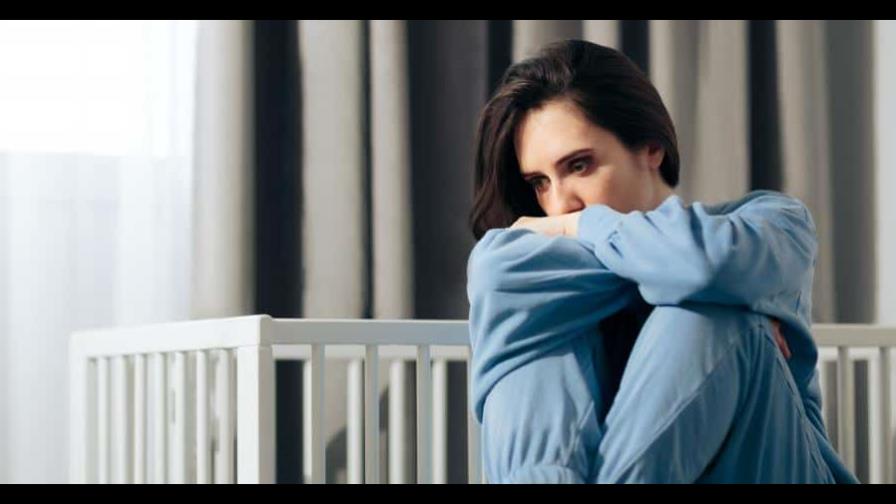 Pechos llenos, manos vacías: la realidad del duelo perinatal Pechos llenos, manos vacías: la realidad del duelo perinatal