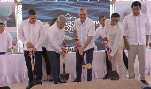 Presidente Abinader encabeza primer picazo de Port Cabo Rojo, en Pedernales