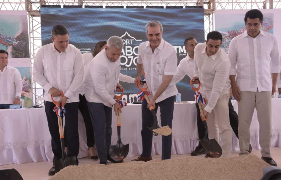Presidente Abinader encabeza primer picazo de Port Cabo Rojo, en Pedernales