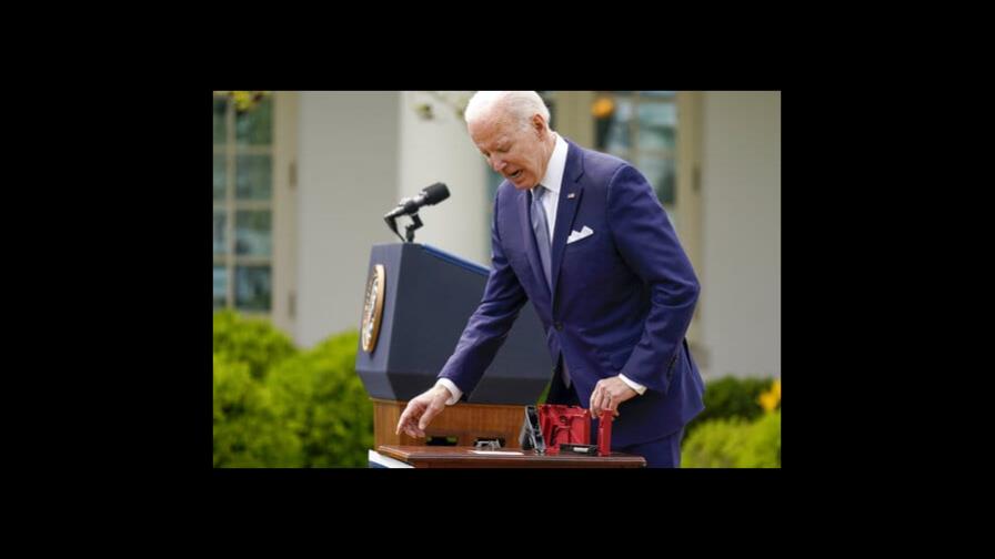 Biden ofrecerá consuelo a familias de víctimas en Texas