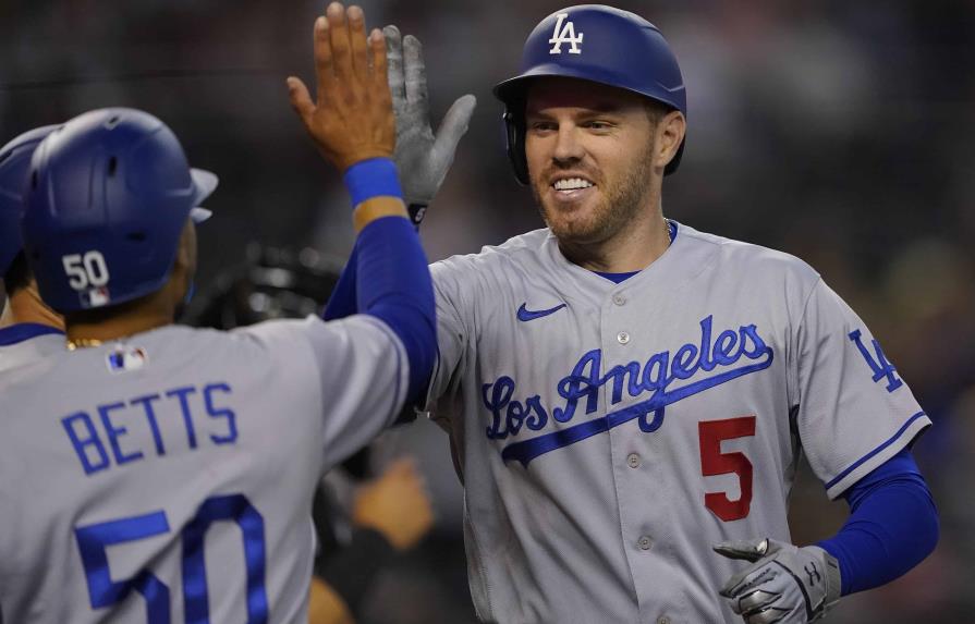 VÍDEO | Freeman deslumbra al bate, Dodgers aplastan a Arizona 