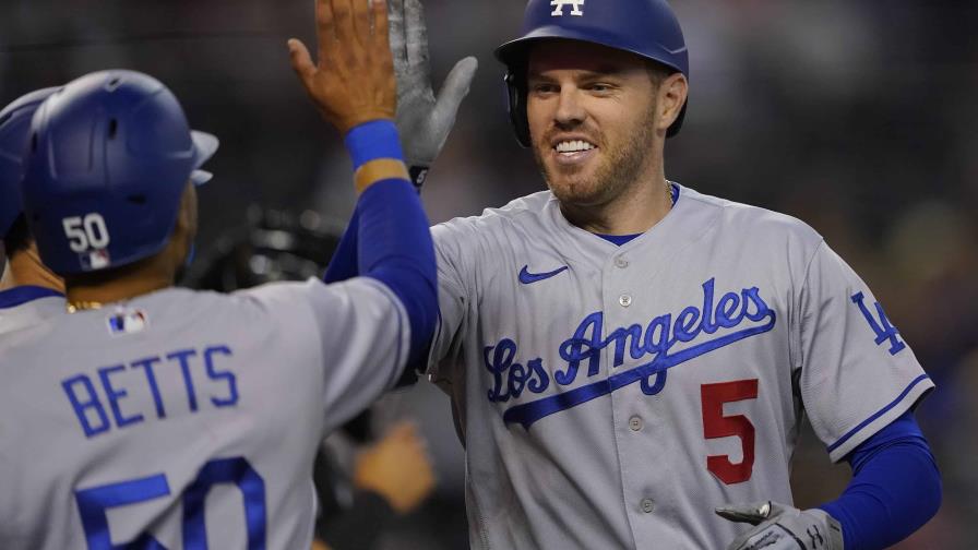 VÍDEO | Freeman deslumbra al bate, Dodgers aplastan a Arizona 