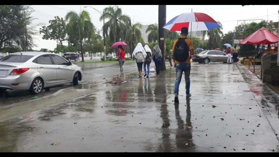COE mantiene 14 provincias en alerta por vaguada COE mantiene 14 provincias en alerta por vaguada