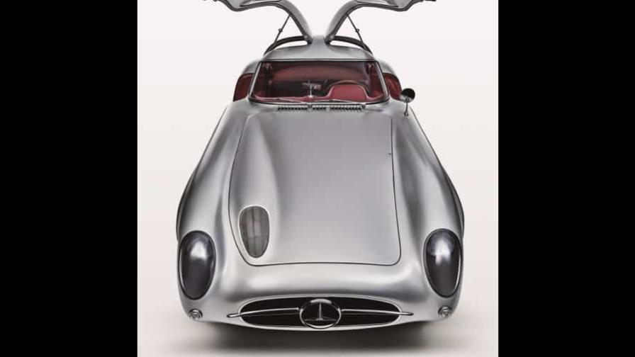 Mercedes Benz subastó un auto en 142 millones de dólares