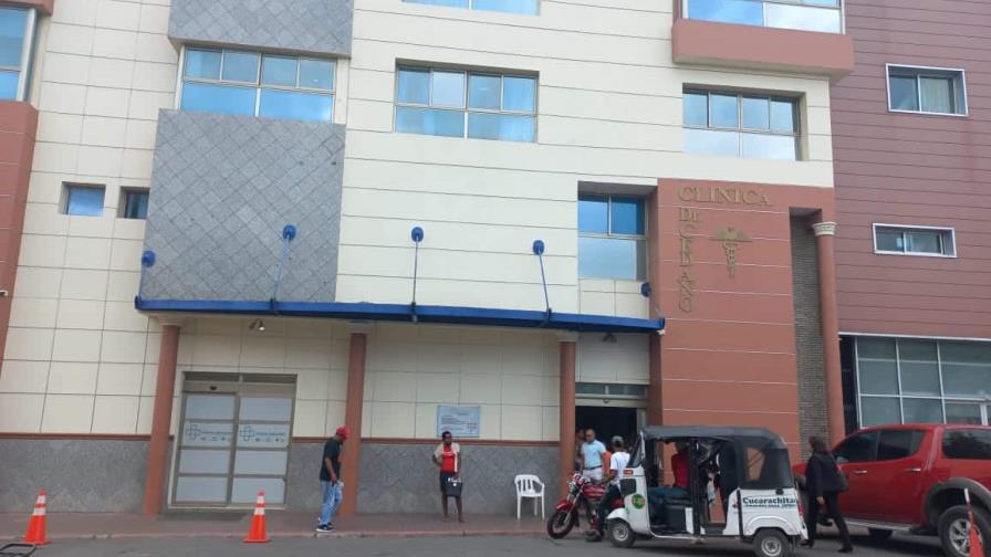 Mujer se lanza del tercer piso de una clínica en Higüey Mujer se lanza del tercer piso de una clínica en Higüey