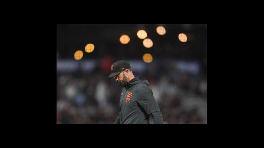 Gabe Kapler se niega a escuchar el himno nacional en el terreno